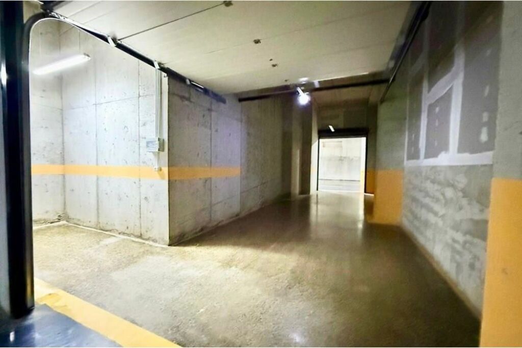 🚗 WAREHOUSE / SPACE FOR PARKING SPOTS – Square 21 Rruga e Kavajes