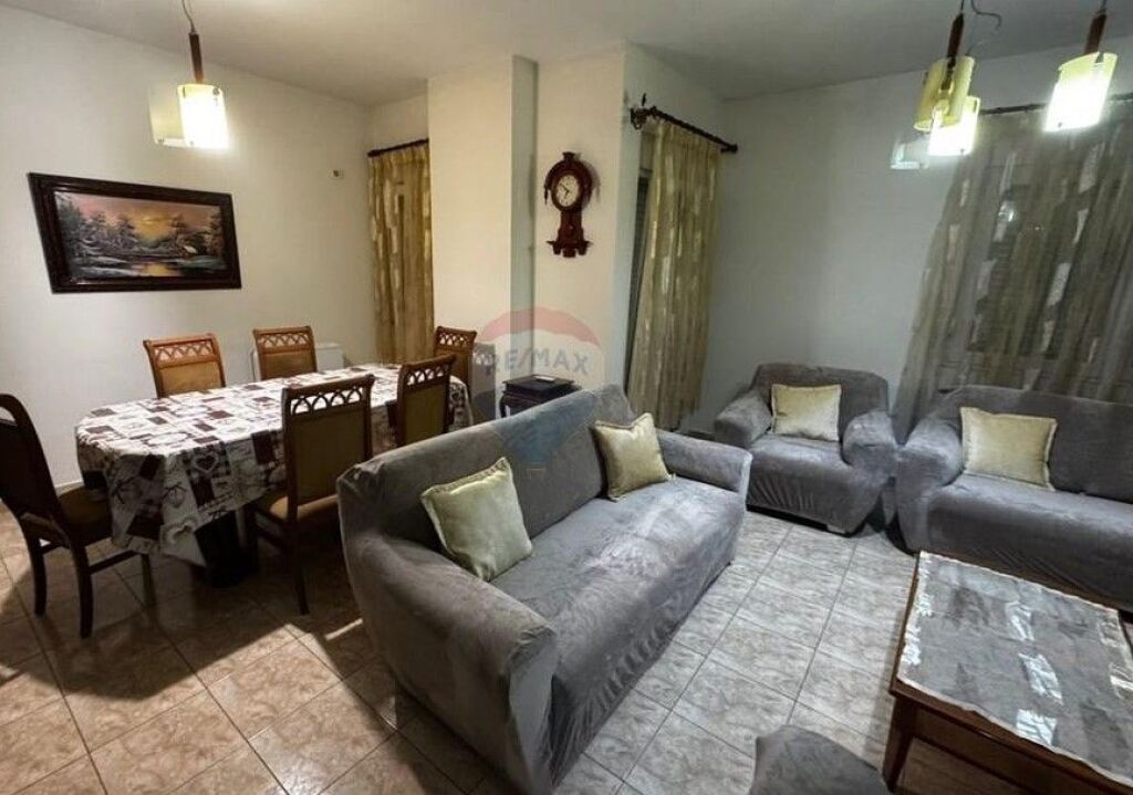 Apartament 2+1 me qira sipër Kristal Center