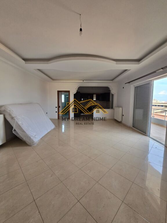 VENDESI PALAZZO DI 5 PIANI A DURRËS!