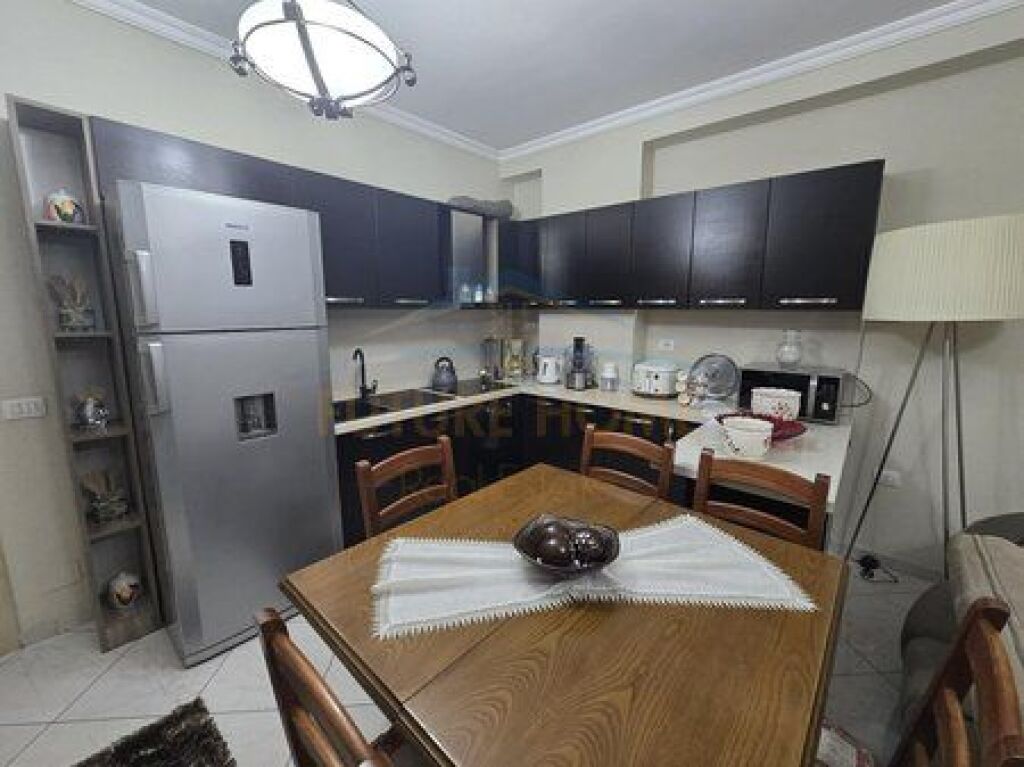Shitet Apartament 2+1, Unaza e Re