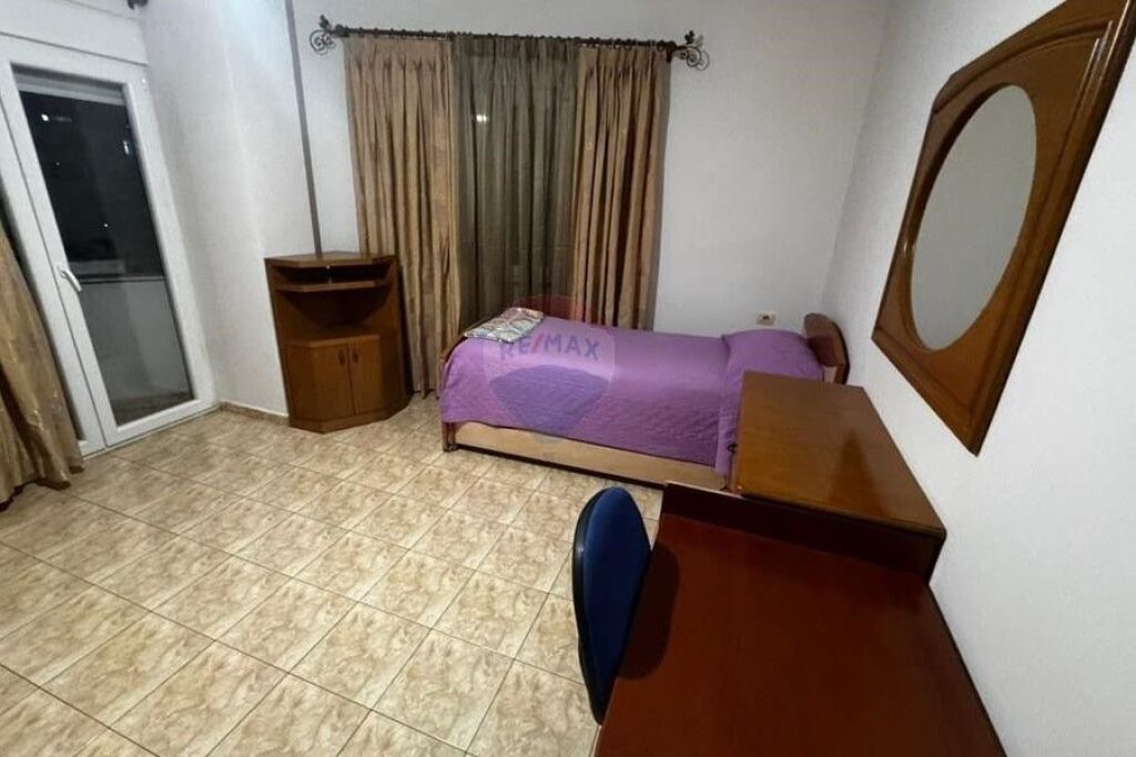 Apartament 2+1 me qira sipër Kristal Center