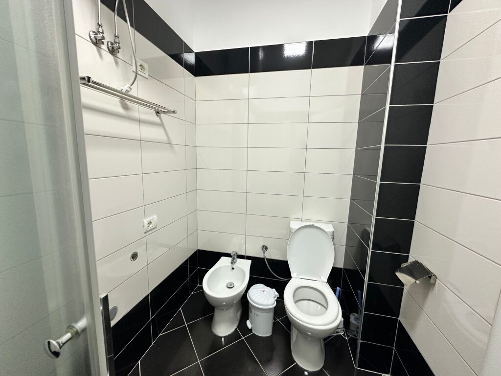 Apartament me pamje të plotë nga deti për qira afatgjatë Vlorë