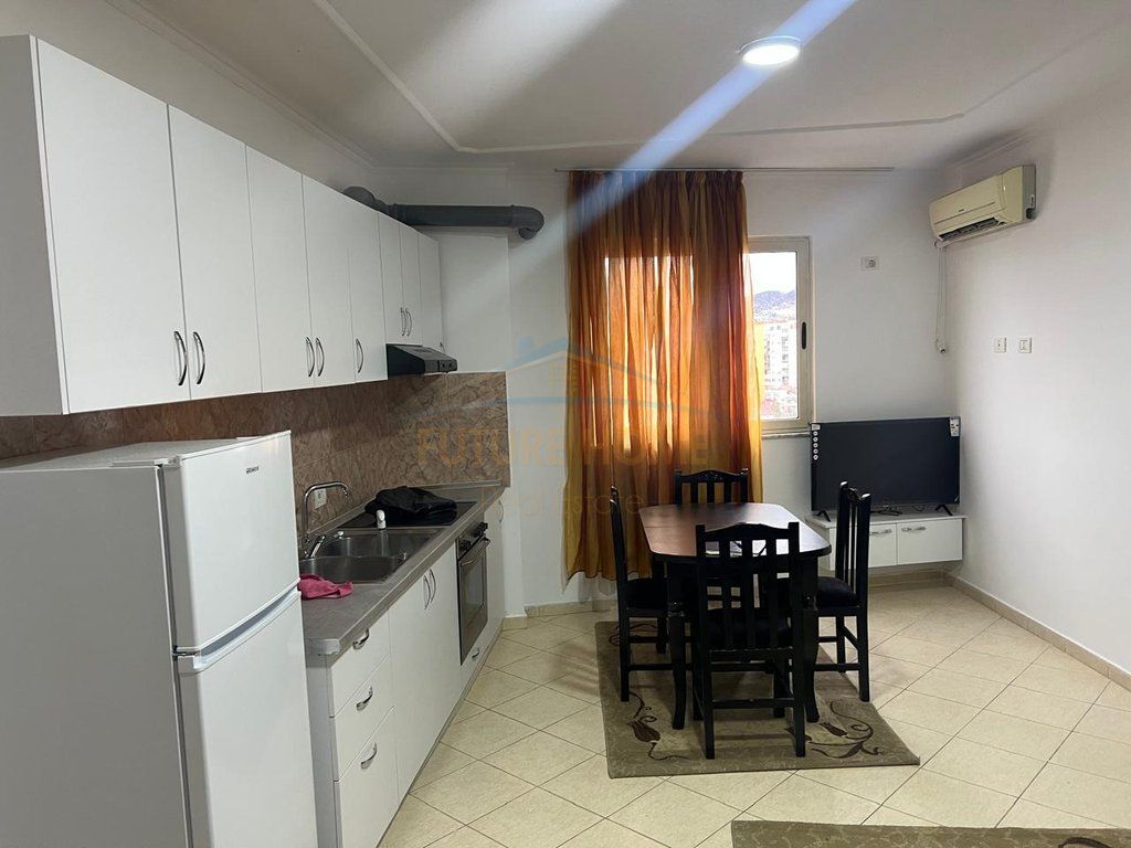 Qera Apartament 2+1 prane Greis Bar, Unaza e Re.