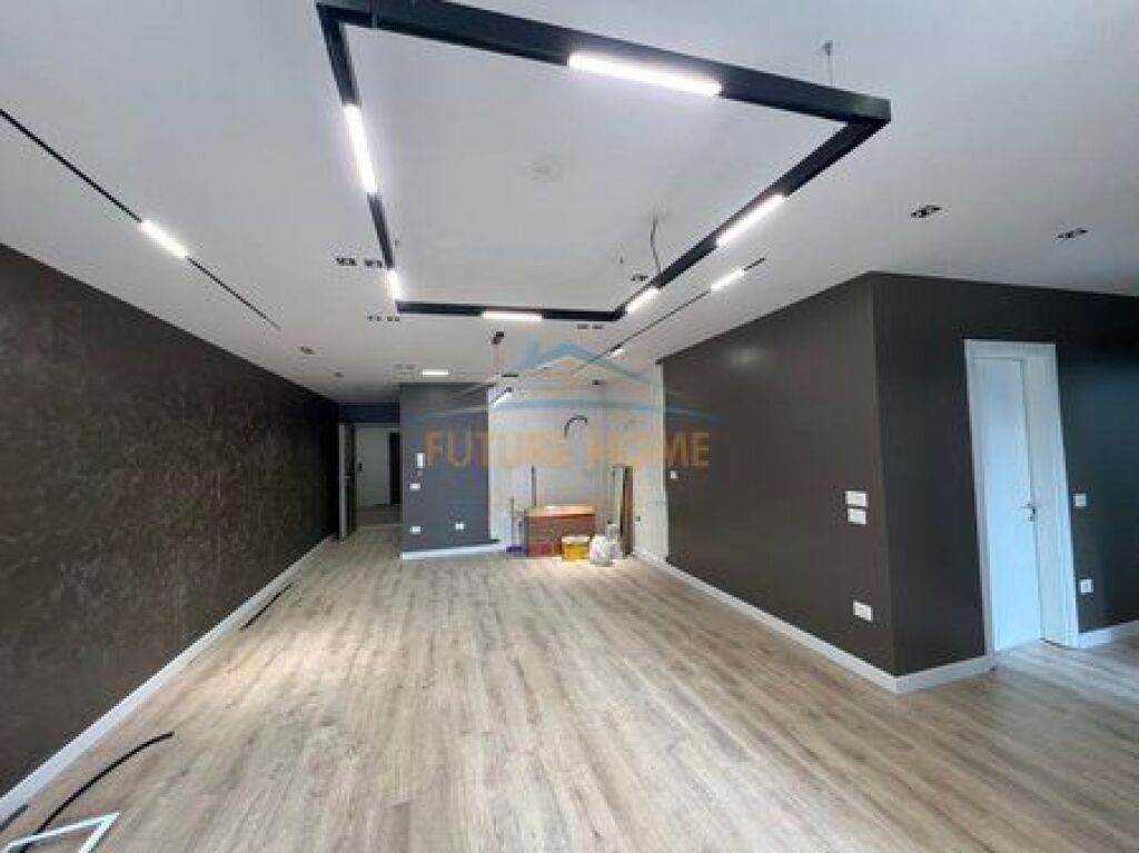 Shitet , Apartament 3+1+2 , Unaza e Re