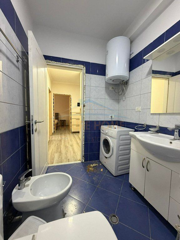 Shitet, Apartament 1+1, Unaza e Re !