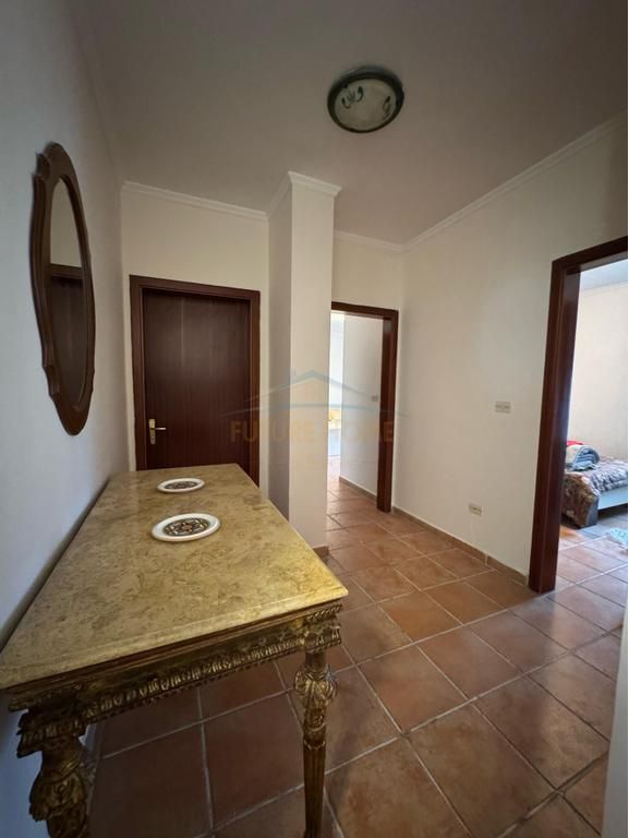 Qira, Penthouse 3+2+2 tek rruga Andon Zako Cajupi, Stadiumi Dinamo, Tiranë.