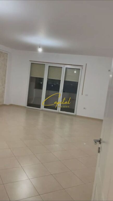 ZYRE ME QIRA 130 M2 5 MAJI 500 EURO