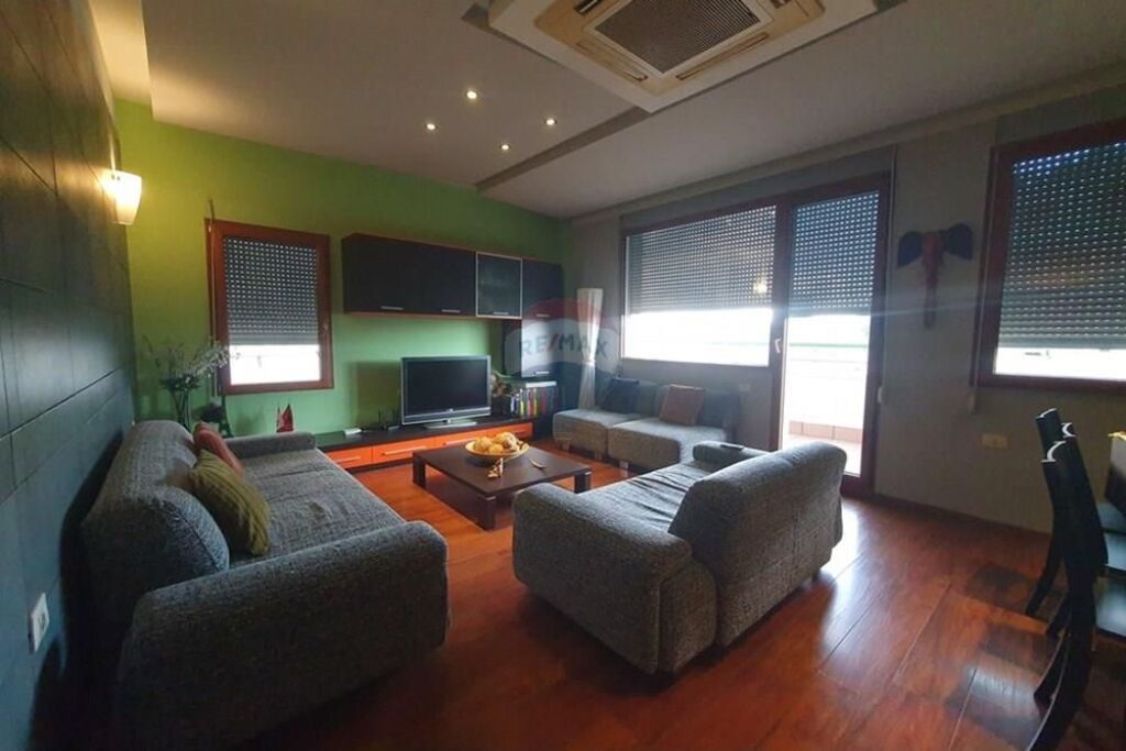 GIVEN SUPER APARTMENT AT GOLD COMPLEX 3+1+3
