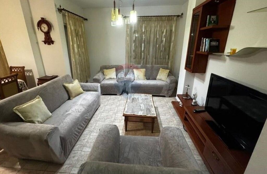 Apartament 2+1 me qira sipër Kristal Center