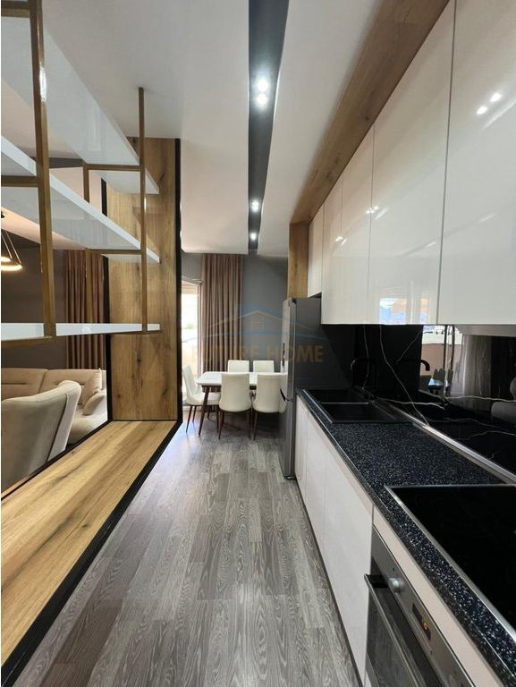 Qera, Apartament 3+1+2 +POST PARKIMI, Rruga Bill Klinton, Tirane