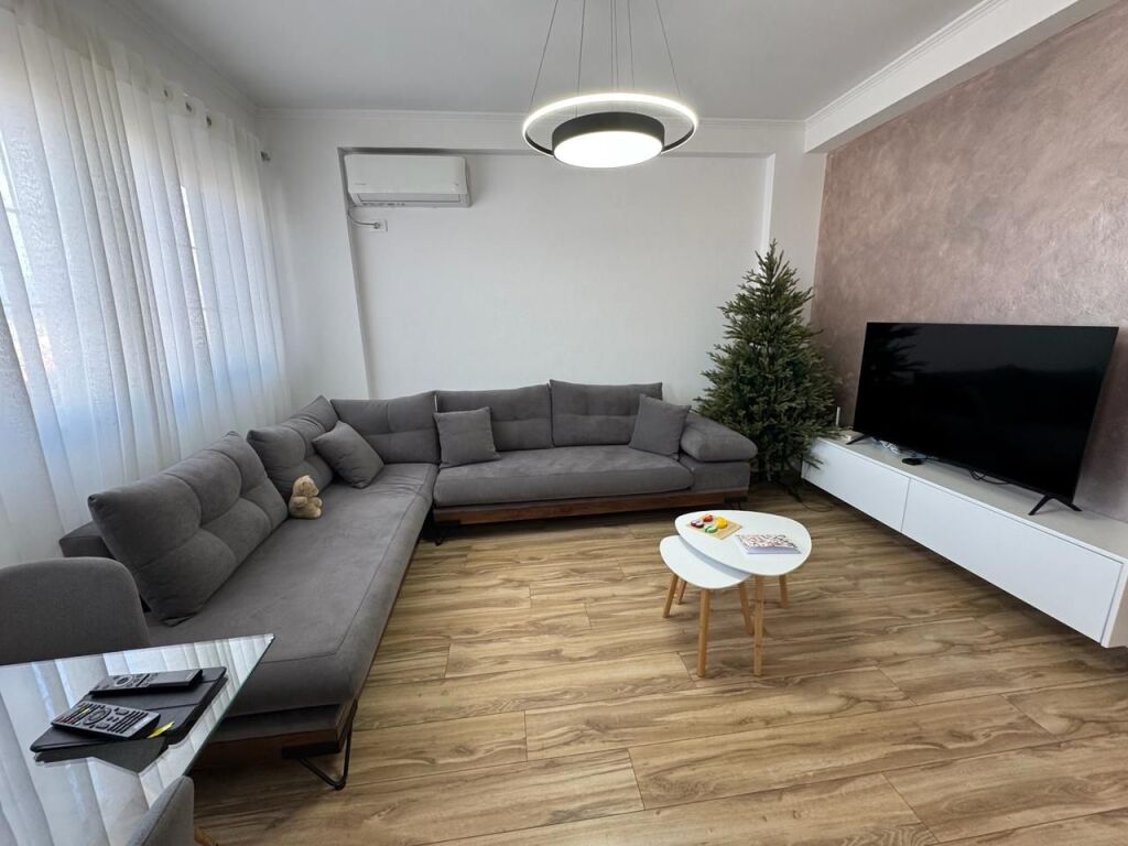Jepet apartament me qera 2+1+2