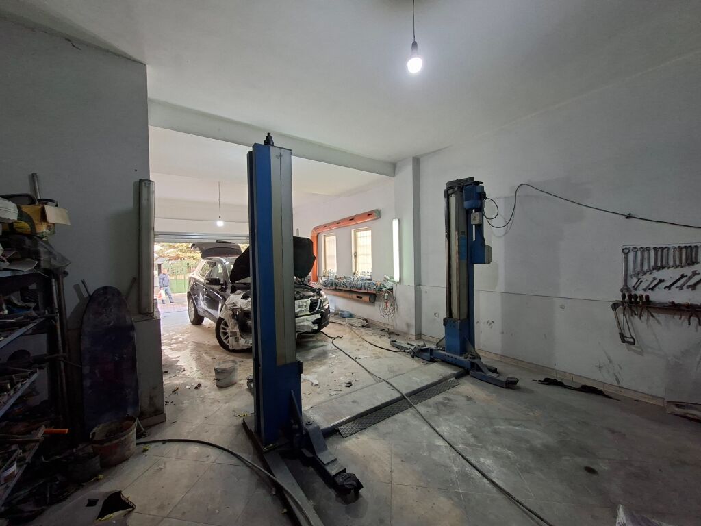 🏢 SHITET AMBIENT BIZNESI – 68 m² | KATI PËRDHE