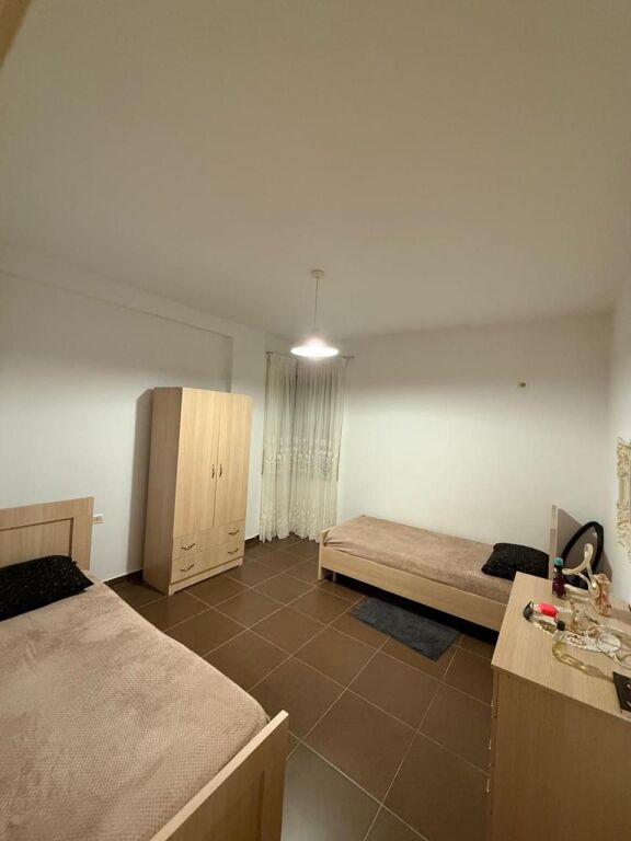 Jepet Apartment me qera