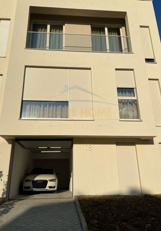 Qira Vilë 3-kateshe, Aba Residence, Sauk.