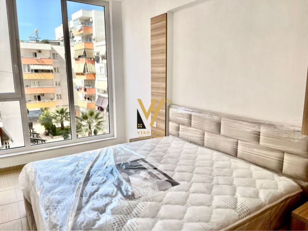 JEPET APARTAMENT 2+1+2+BLK ME QERA TE KOM. AVID, BULEVARDI I RI 650 EURO