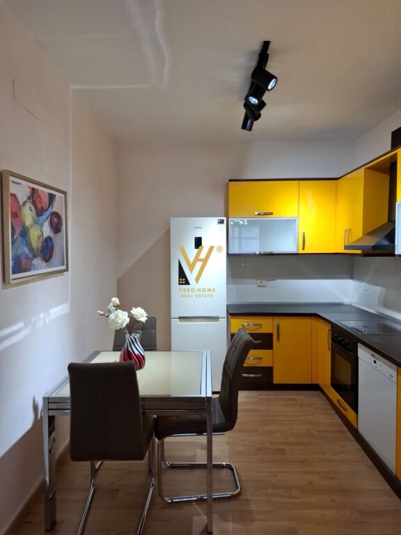 JEPET APARTAMENT 2+1+2 BLK ME QIRA TE KOPSHTI ZOOLOGJIK 72.000 LEKE