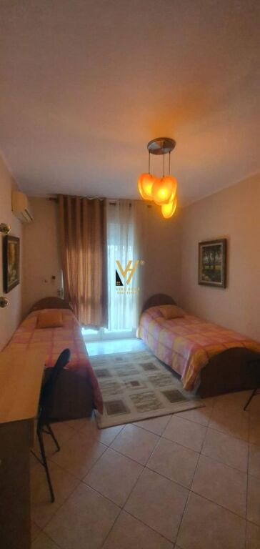JEPET APARTAMENT 2+1+2 ME QIRA TE ALI DEMI 60.000 LEKE