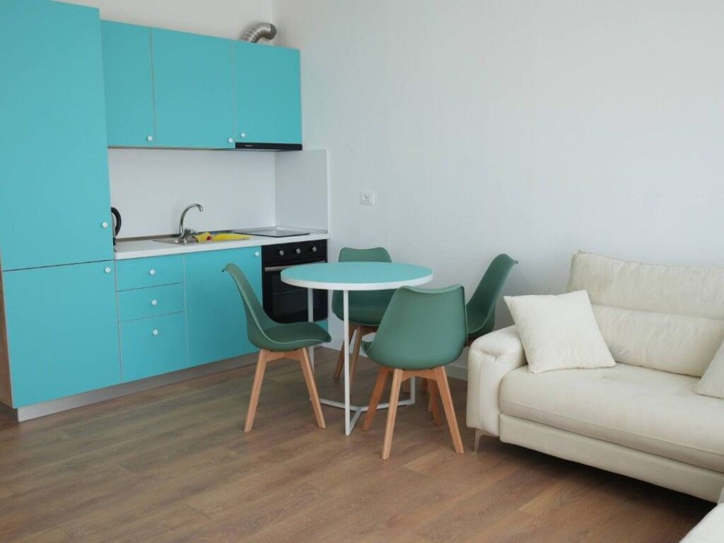 JEPET ME QERA SUPER APARTAMENT 1+1 ME PQMJE DETI NE PLAZH DURRES