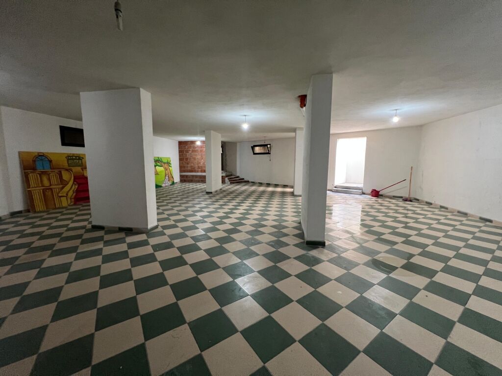 Magazzini in affitto