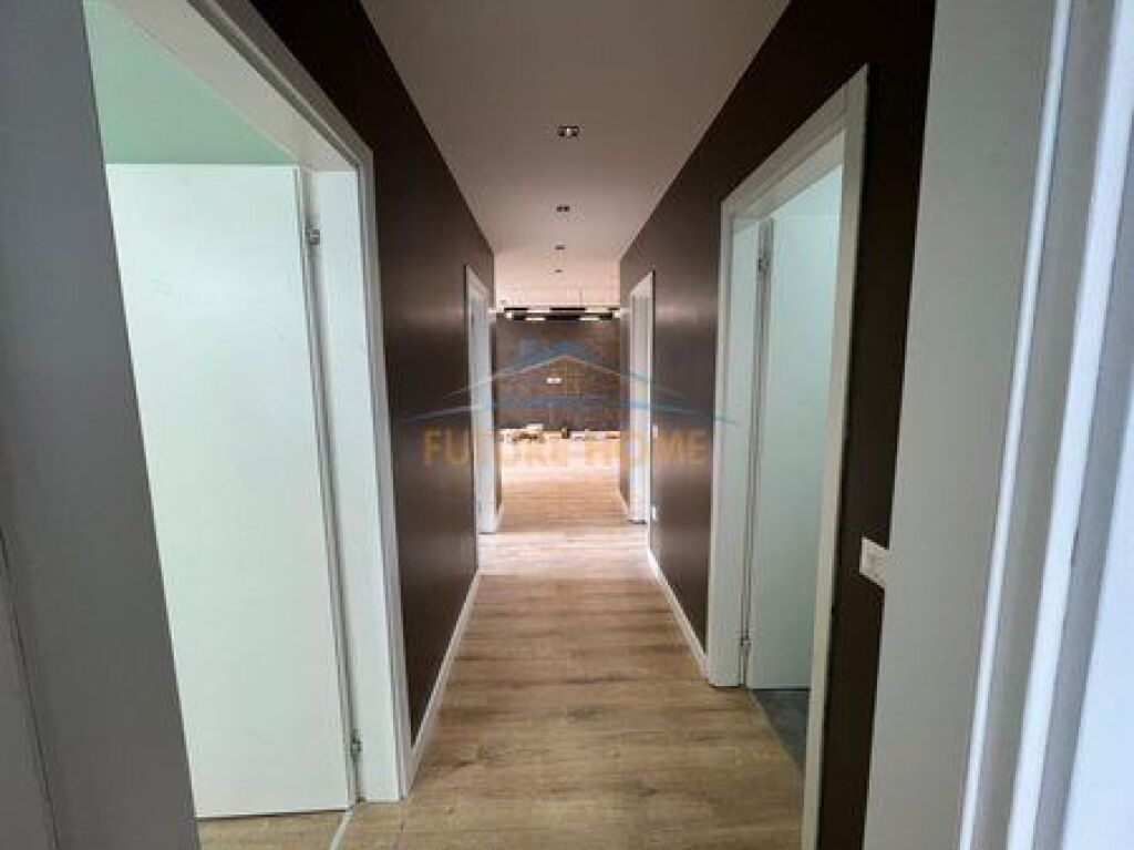 Shitet , Apartament 3+1+2 , Unaza e Re