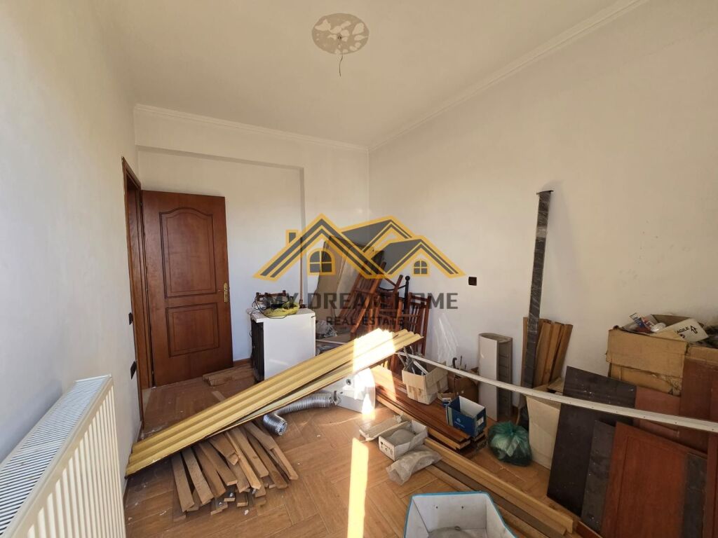 VENDESI PALAZZO DI 5 PIANI A DURRËS!
