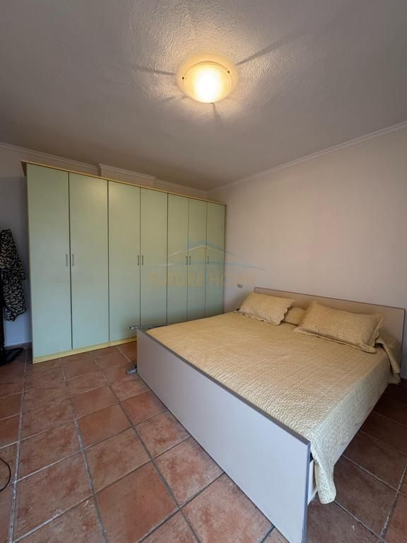 Qira, Penthouse 3+2+2 tek rruga Andon Zako Cajupi, Stadiumi Dinamo, Tiranë.
