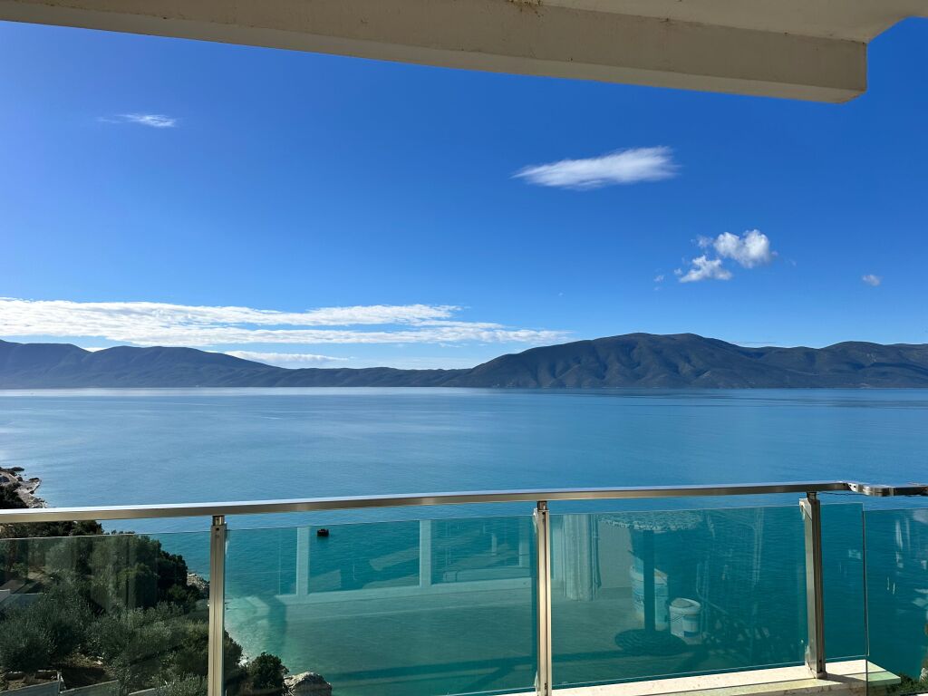 Apartament me pamje të plotë nga deti për qira afatgjatë Vlorë