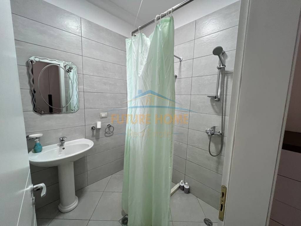 Affitto, Appartamento 2+1+2, Via Qemal Stafa, Tirana.