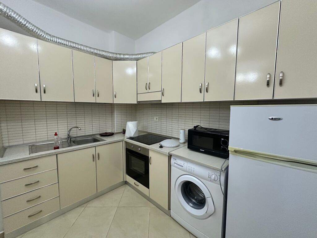 Apartament me pamje të plotë nga deti për qira afatgjatë Vlorë