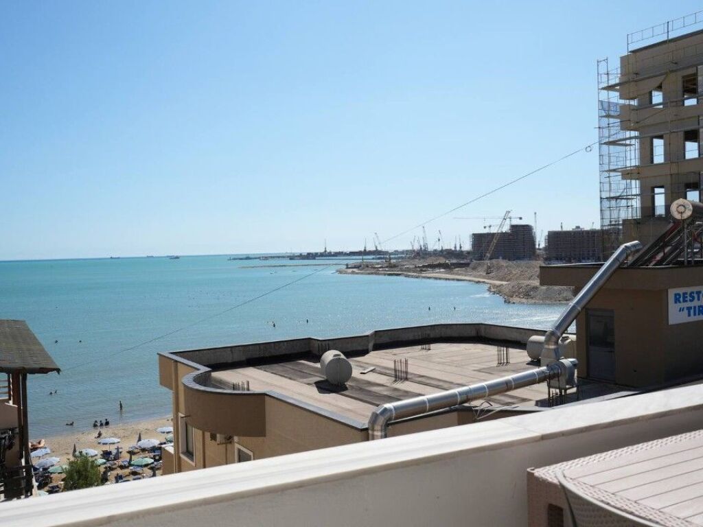 JEPET ME QERA SUPER APARTAMENT 1+1 ME PQMJE DETI NE PLAZH DURRES