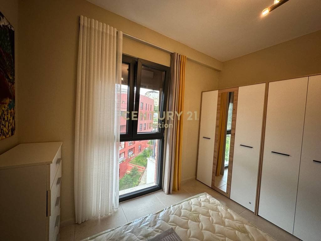 Affittasi 2+1+2 presso Rezidenca Botaniku, (Albania College). 900 € /Mese Sup. Totale 90m2