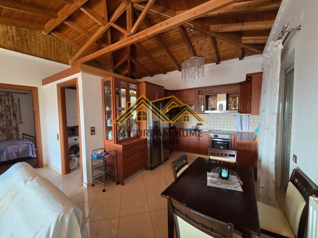 VENDESI PALAZZO DI 5 PIANI A DURRËS!