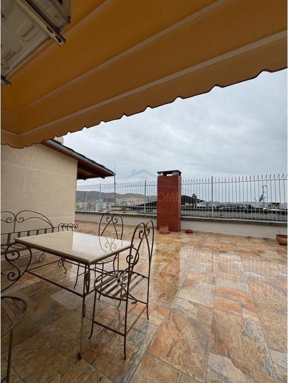 Qira, Penthouse 3+2+2 tek rruga Andon Zako Cajupi, Stadiumi Dinamo, Tiranë.