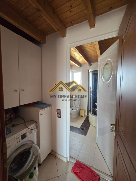 VENDESI PALAZZO DI 5 PIANI A DURRËS!