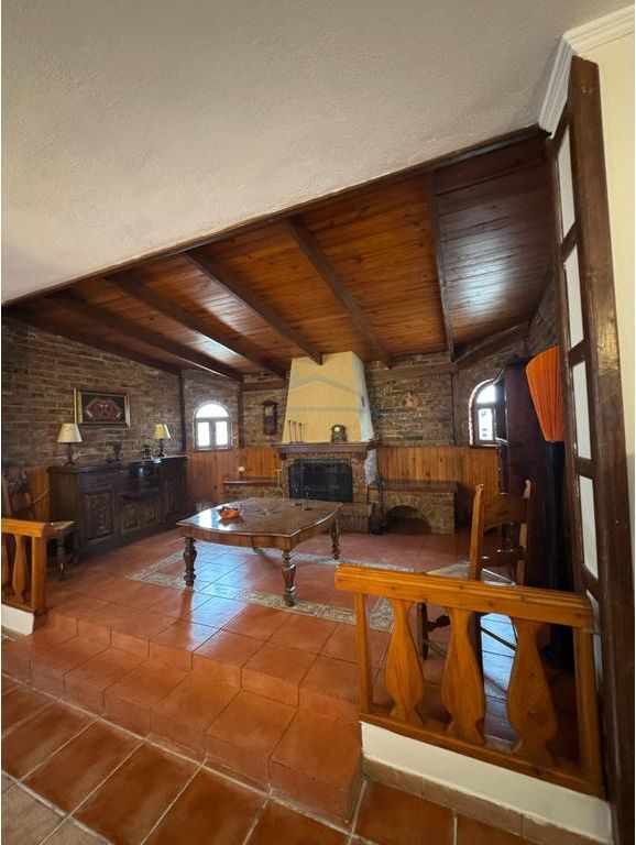 Qira, Penthouse 3+2+2 tek rruga Andon Zako Cajupi, Stadiumi Dinamo, Tiranë.