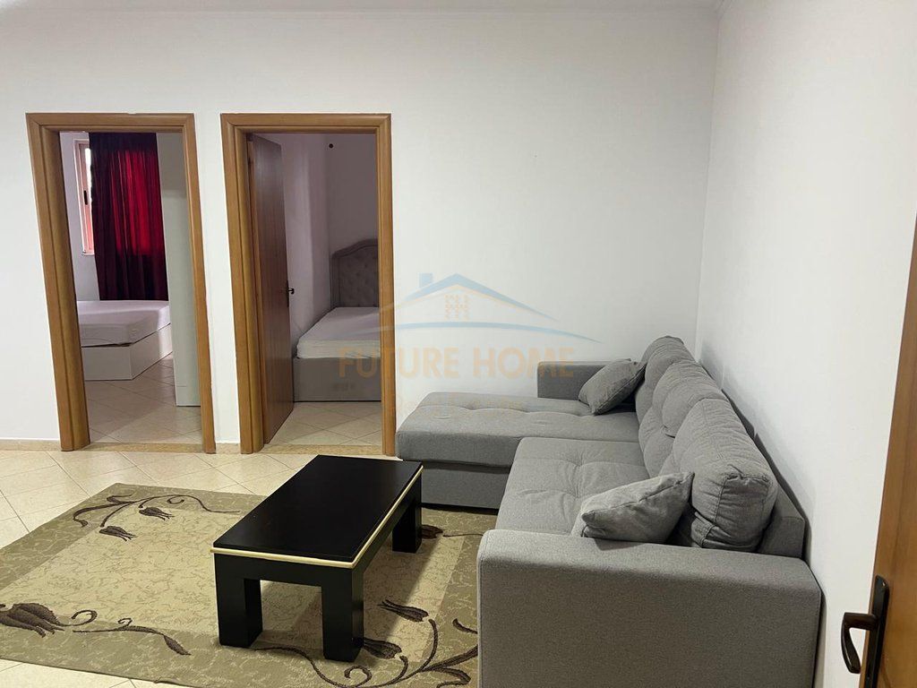 Qera Apartament 2+1 prane Greis Bar, Unaza e Re.