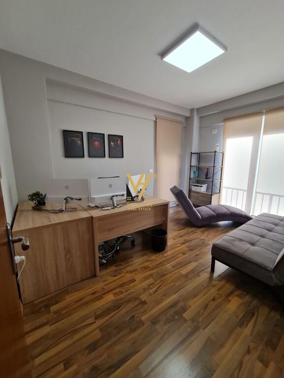 UFFICIO 140 M2 IN AFFITTO IN VIA FROSINA PLAKU 160.000 LEKE