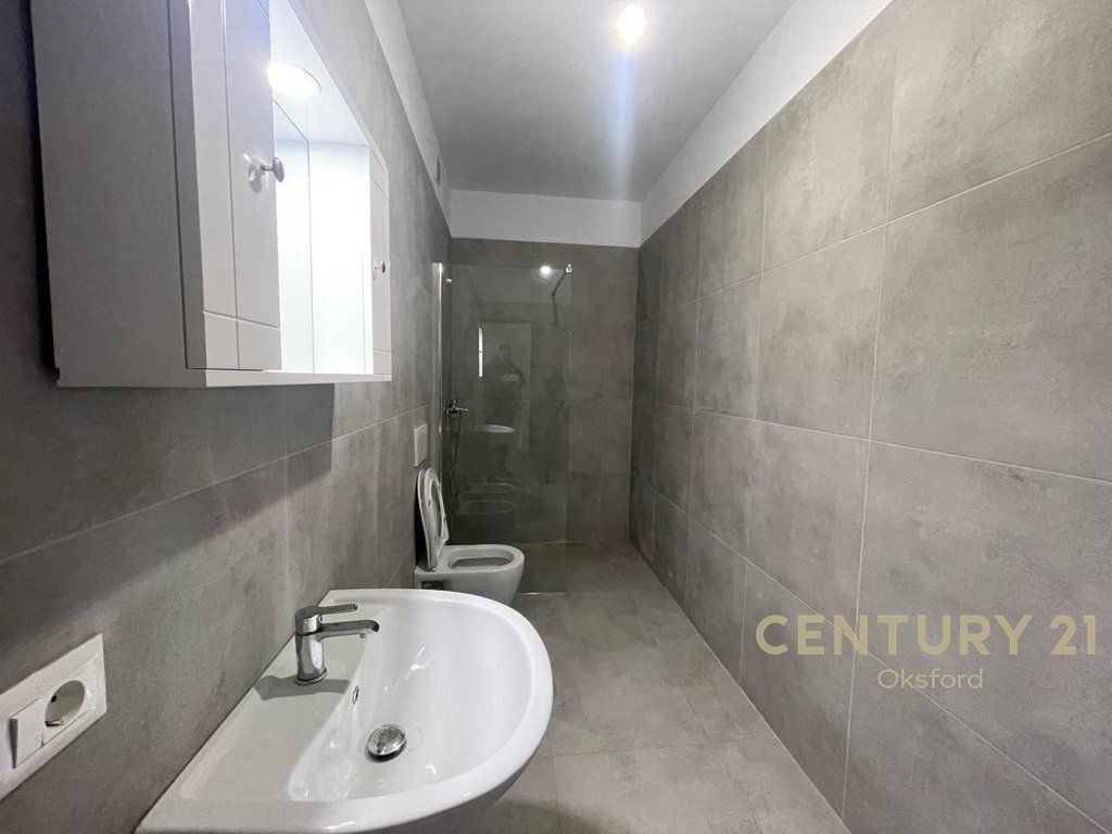 APPARTAMENTO 2+1+2 CON POSTO AUTO IN AFFITTO A UNIVERS CITY 500 € /Mese