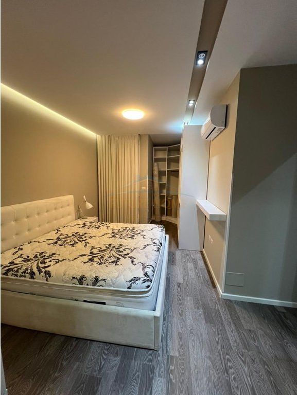 Qera, Apartament 3+1+2 +POST PARKIMI, Rruga Bill Klinton, Tirane