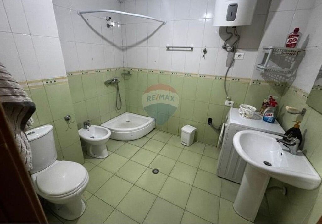 Apartament 2+1 me qira sipër Kristal Center