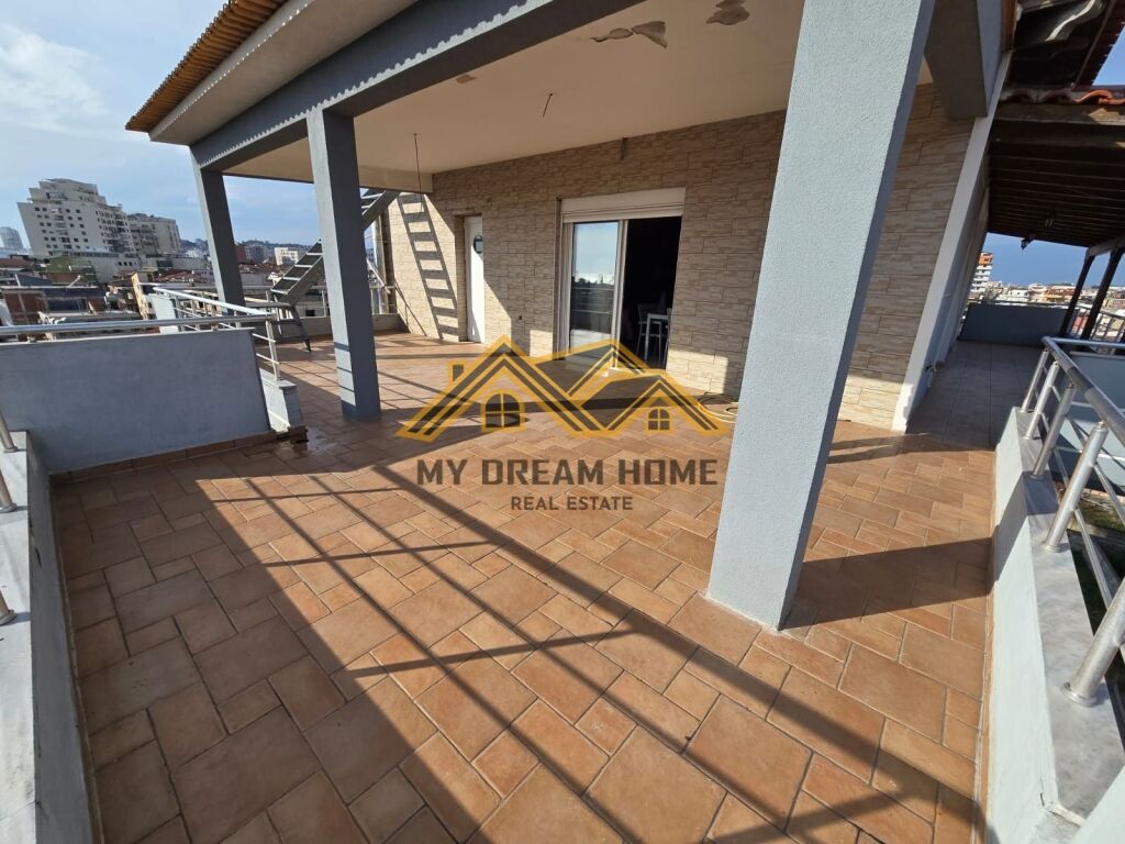 VENDESI PALAZZO DI 5 PIANI A DURRËS!