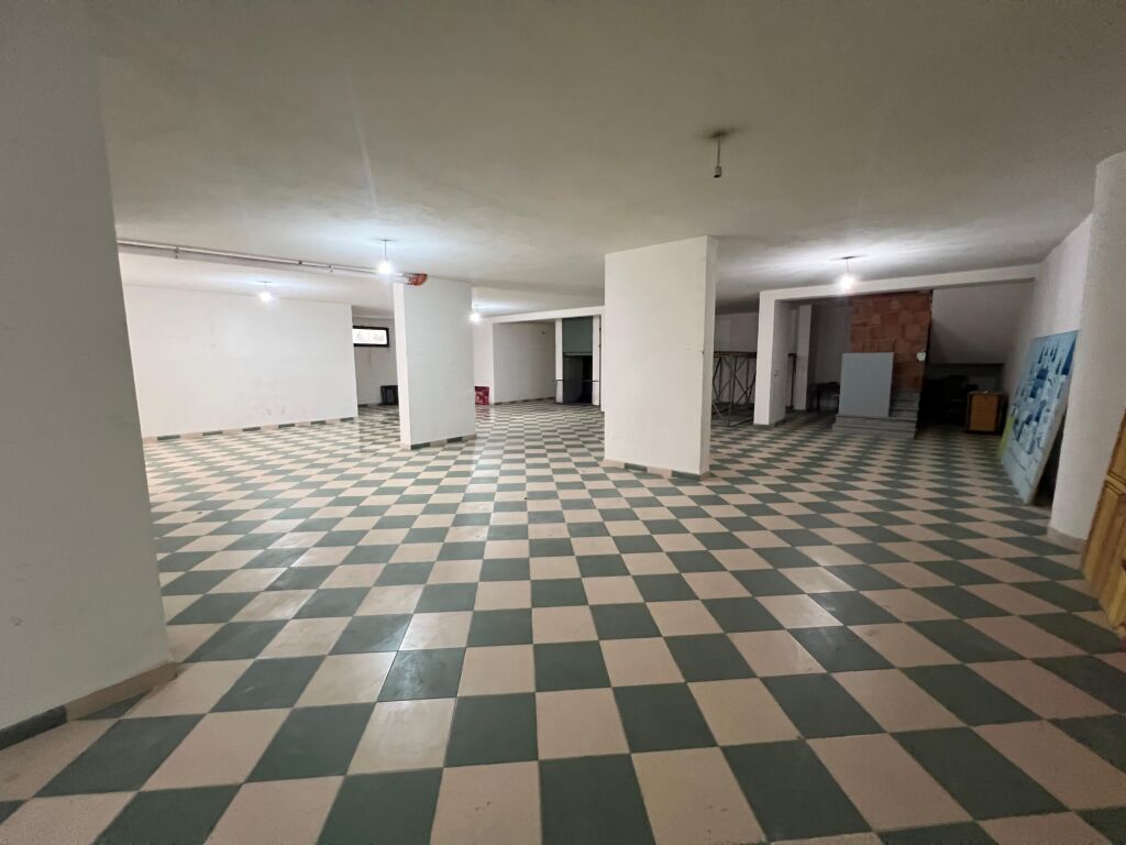 Magazzini in affitto