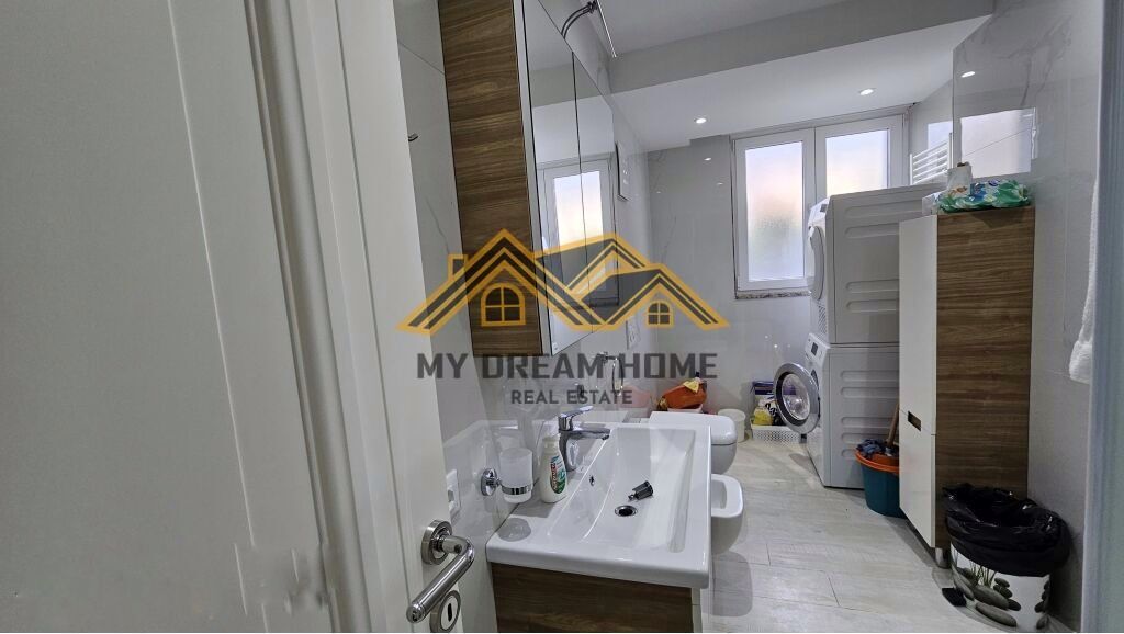 SHESIM SUPER APARTAMENT TE MALI I ROBIT, VIJË E PARË !