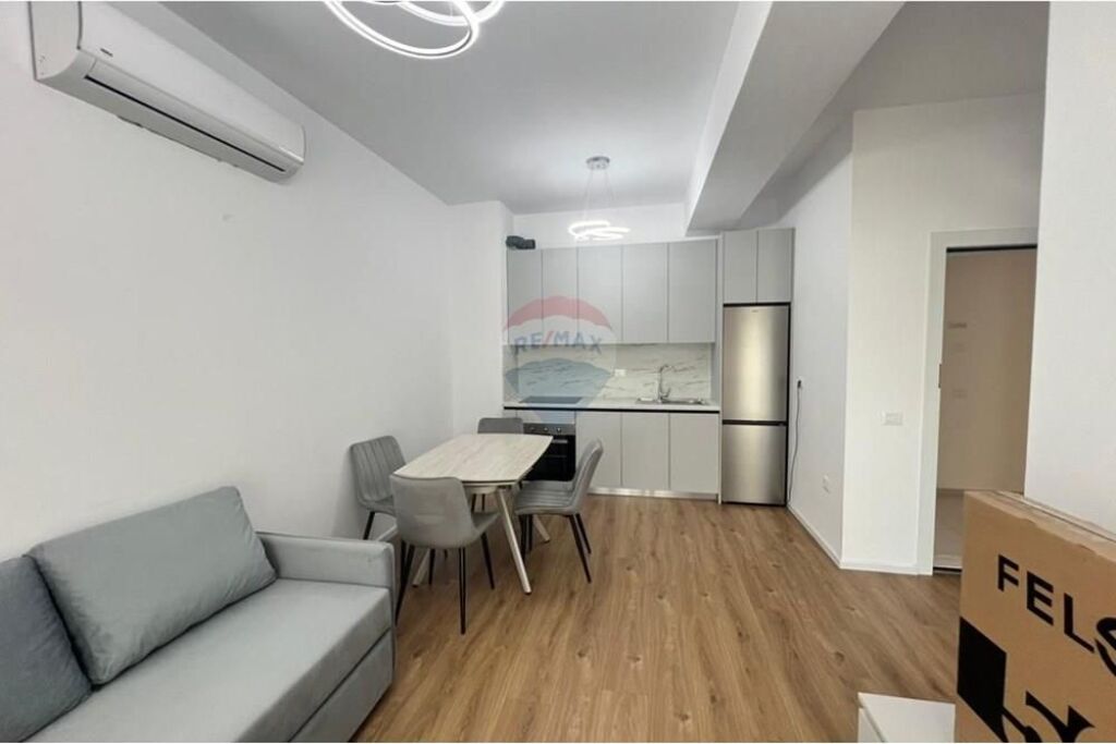 Apartment - For Rent - Mangalem Complex, Tirana 450 €