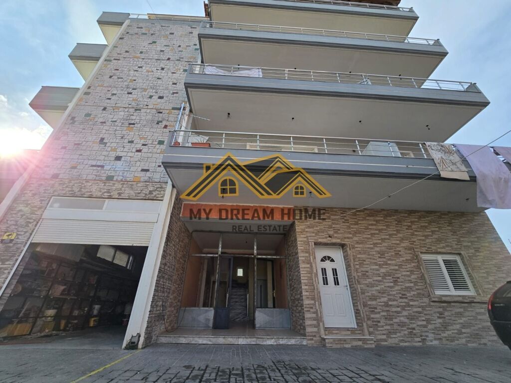 VENDESI PALAZZO DI 5 PIANI A DURRËS!