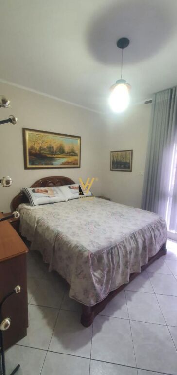 JEPET APARTAMENT 2+1+2 ME QIRA TE ALI DEMI 60.000 LEKE