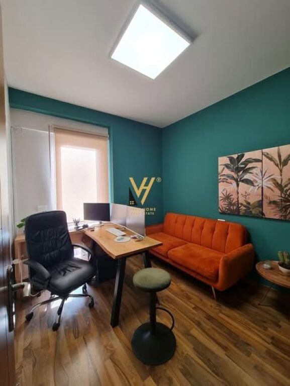 UFFICIO 140 M2 IN AFFITTO IN VIA FROSINA PLAKU 160.000 LEKE