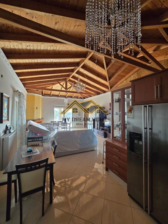 VENDESI PALAZZO DI 5 PIANI A DURRËS!