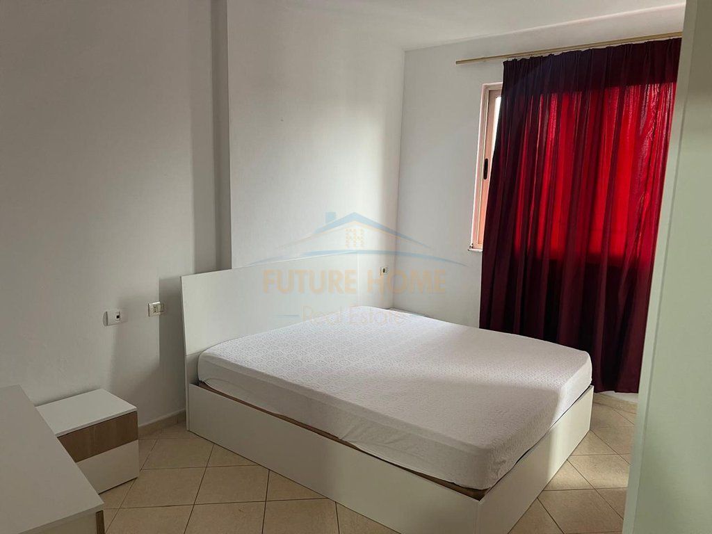 Qera Apartament 2+1 prane Greis Bar, Unaza e Re.