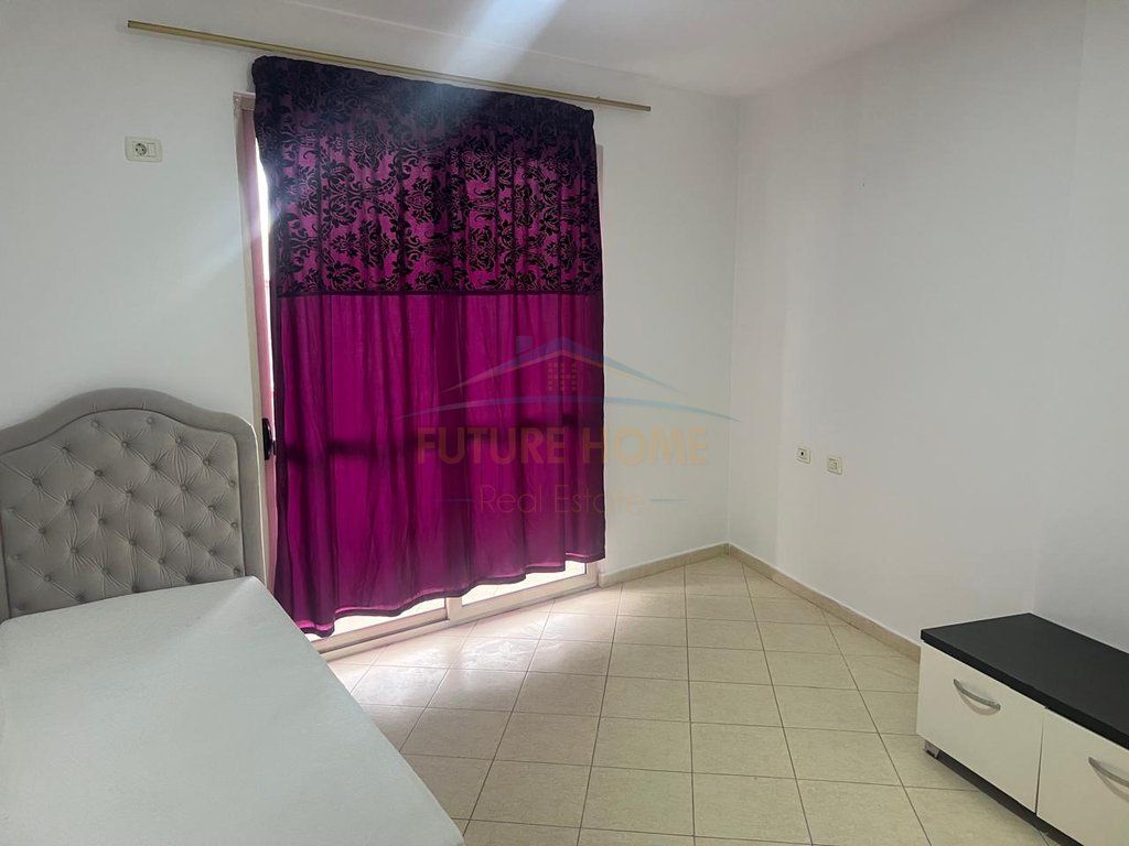 Qera Apartament 2+1 prane Greis Bar, Unaza e Re.